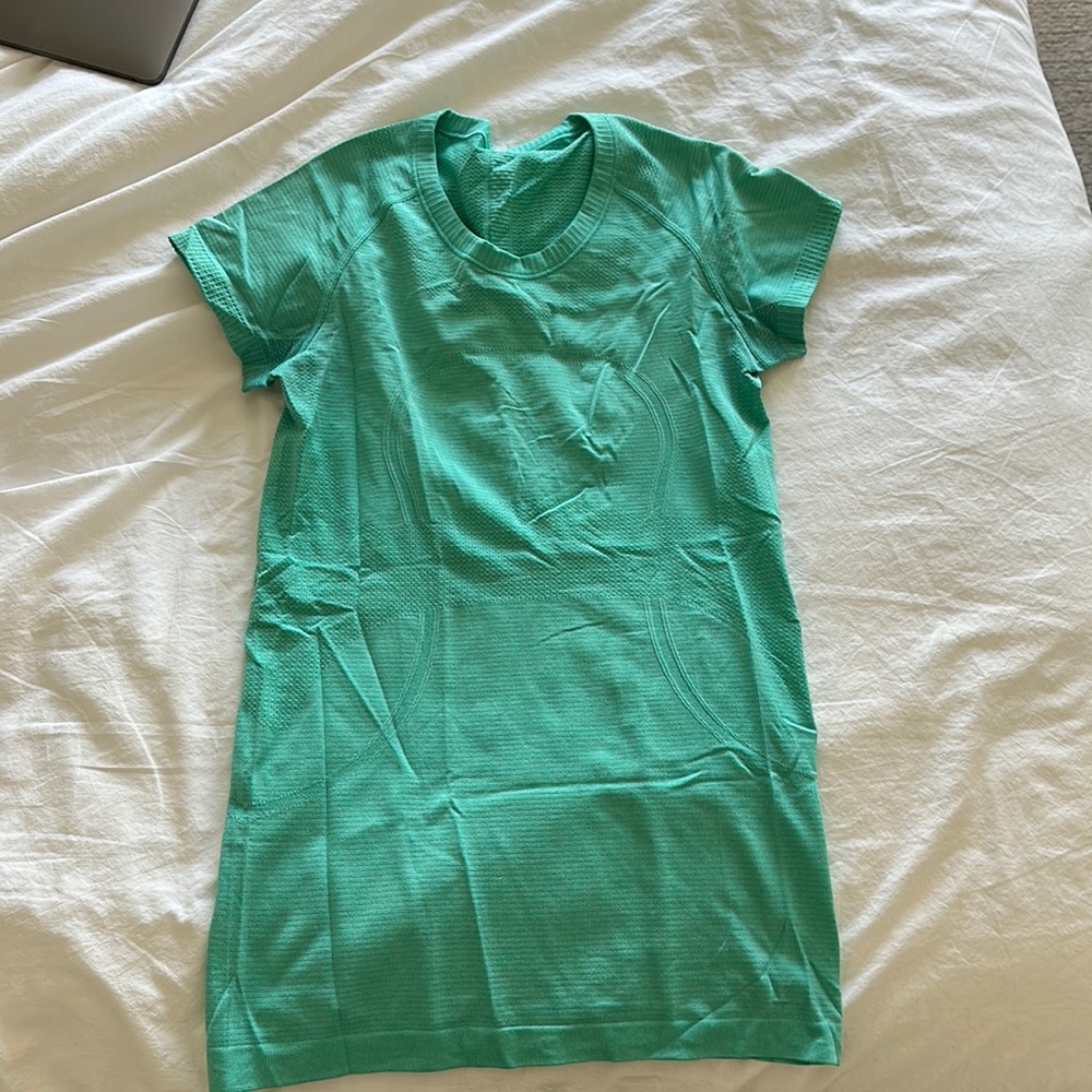 Lululemon swiftly tech short sleeve
